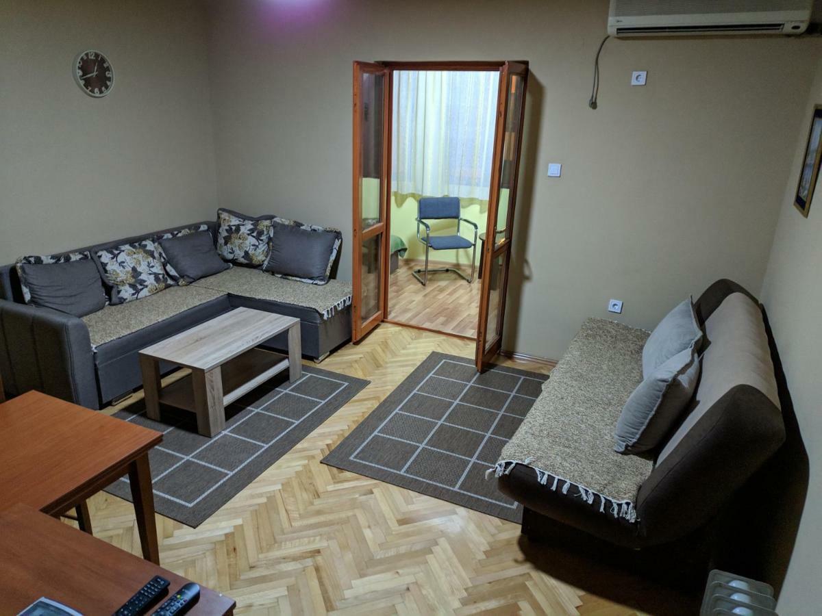 Apartamento Malo Brdo Podgorica Exterior foto